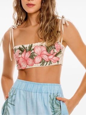 AGUA BENDITA Sz M Cropped Tank Top
Ventura Dulce Tie-Shoulder Beige Pink Floral
